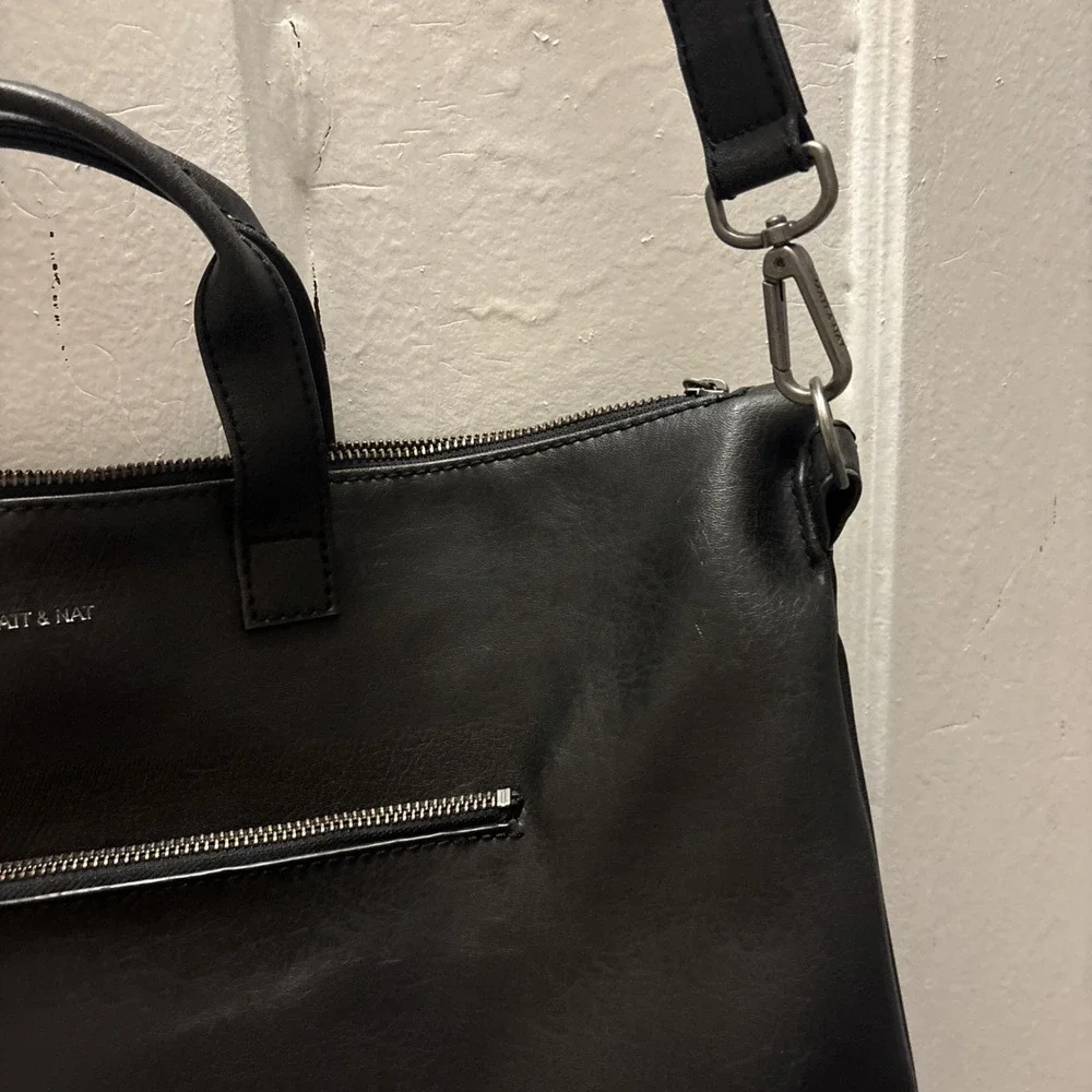 Matt And Nat Large Black Vegan Leather Tote Bag With Carrying Strap Euc‎